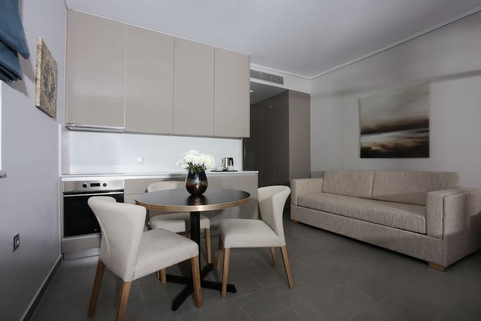 Imagen de la habitación del Hotel Lagouvardos Village. Foto 6