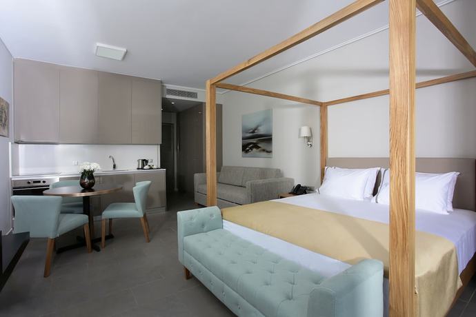 Imagen de la habitación del Hotel Lagouvardos Village. Foto 9