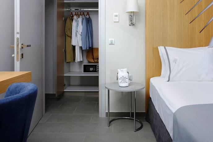 Imagen de la habitación del Hotel Lagouvardos Village. Foto 15