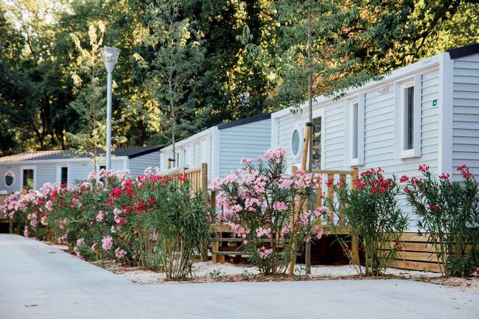 Imagen general del Hotel Lagrange Vacances Camping Le Bois Fleuri. Foto 3