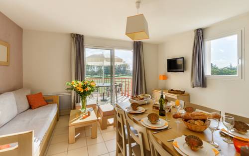 Imagen de la habitación del Hotel Lagrange Vacances Cap Green. Foto 11