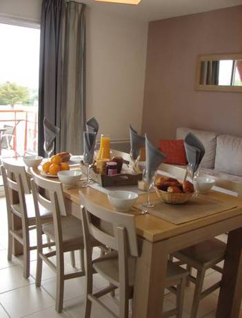 Imagen de la habitación del Hotel Lagrange Vacances Cap Green. Foto 15