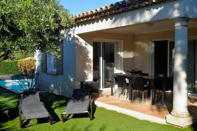 Imagen general del Hotel Lagrange Vacances - Le Domaine L\'Eilen. Foto 11