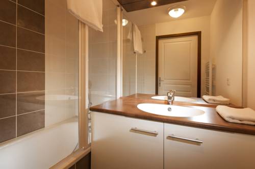 Imagen de la habitación del Hotel Lagrange Vacances Les Chalets Du Mont Blanc. Foto 3