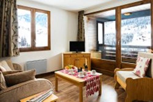 Imagen de la habitación del Hotel Lagrange Vacances Les Chalets Du Mont Blanc. Foto 8