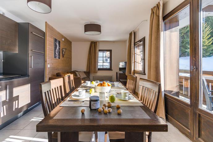 Imagen general del Hotel Lagrange Vacances Les Fermes Emiguy. Foto 2