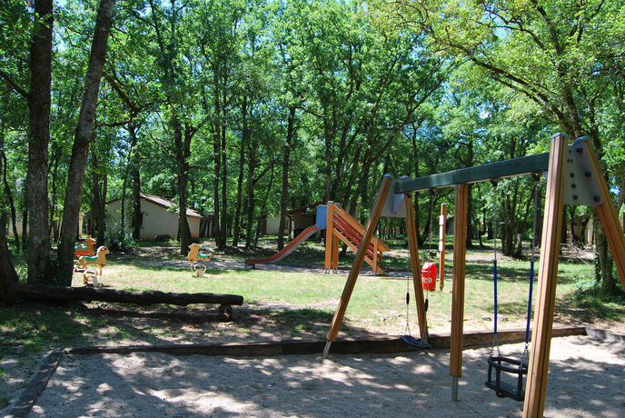 Imagen de los interiores del Hotel Lagrange Vacances Les Ségalières. Foto 13