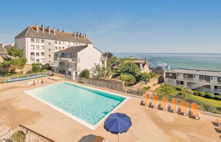 Imagen de la piscina del Hotel Lagrange Vacances Les Terrasses de L\'Oc&eacute;an. Foto 19
