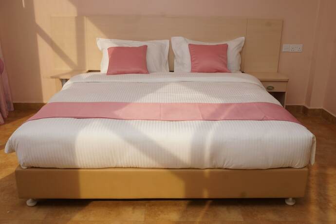 Imagen general del Hotel L&agrave; Ponye Apartment. Foto 6