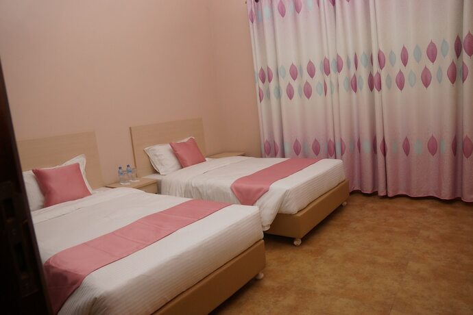 Imagen general del Hotel L&agrave; Ponye Apartment. Foto 11