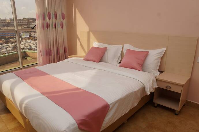 Imagen de la habitación del Hotel L&agrave; Ponye Apartment. Foto 17