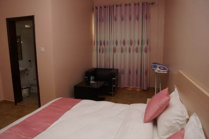 Imagen de la habitación del Hotel L&agrave; Ponye Apartment. Foto 20