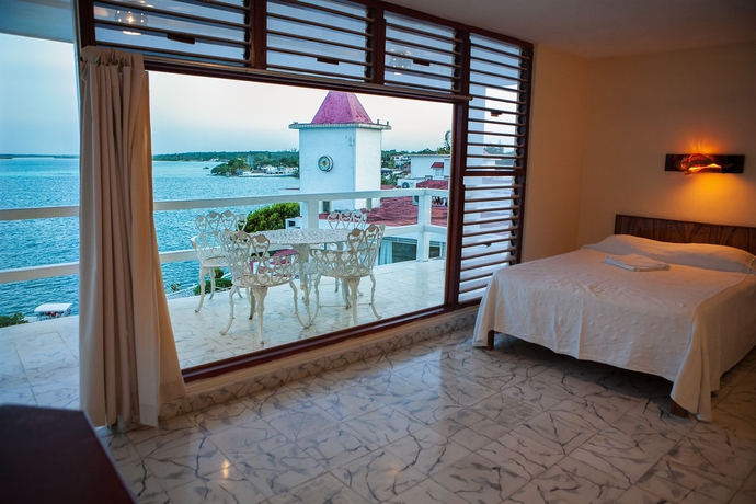 Imagen de los exteriores del Hotel Laguna Bacalar. Foto 12