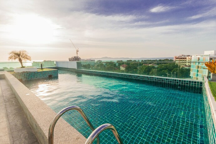 Imagen de la piscina del Hotel Laguna Bay 1 By Psr Asia. Foto 38