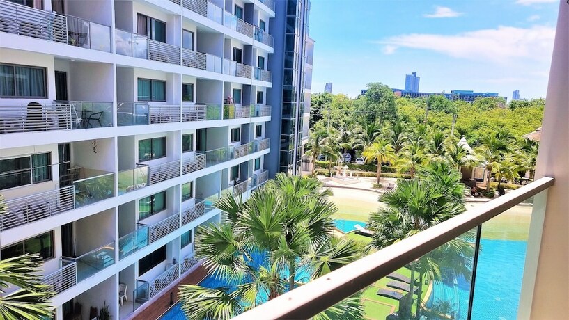 Imagen general del Hotel Laguna Beach 1a With Swimming Pool Views Pattaya. Foto 5