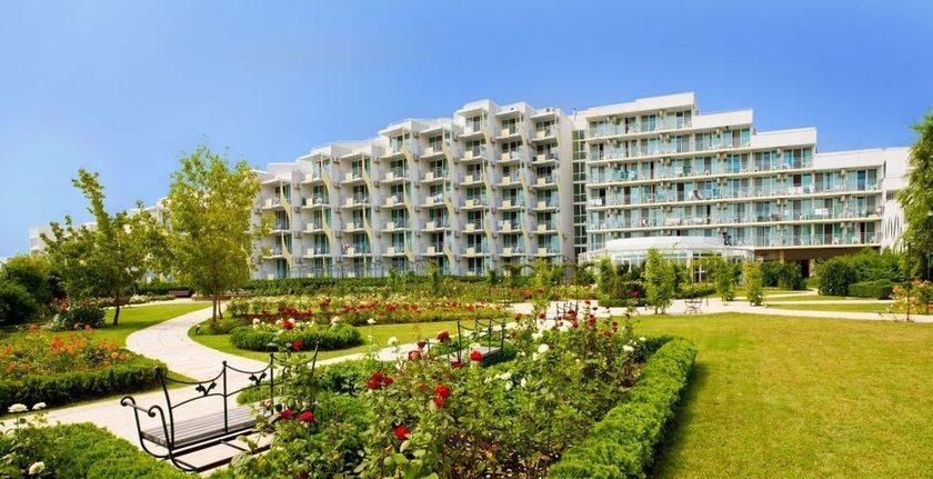 Imagen de los exteriores del Hotel Laguna Beach - All Inclusive. Foto 5