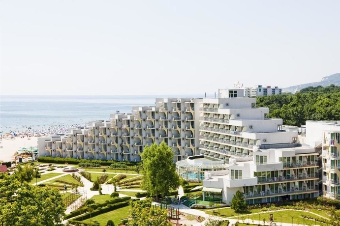 Imagen de los exteriores del Hotel Laguna Beach - All Inclusive. Foto 8