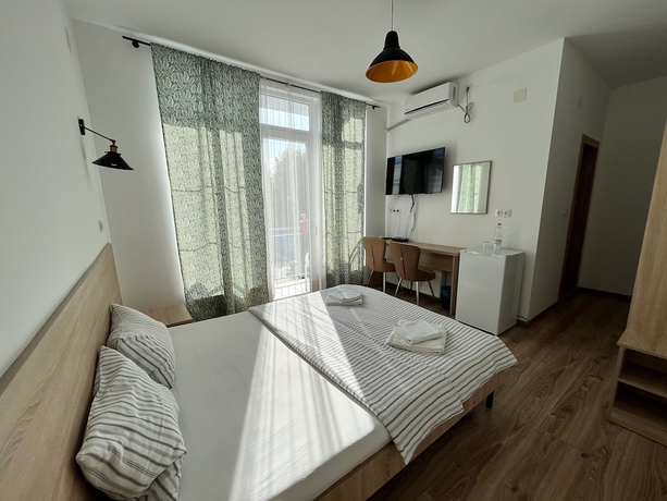 Imagen de la habitación del Hotel Laguna Beach Club. Foto 13