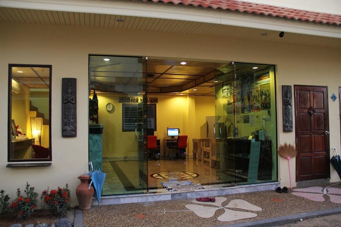 Imagen de los interiores del Hotel Laguna Beach Club Resort. Foto 19