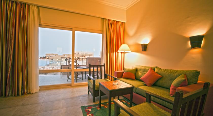 Imagen general del Hotel Laguna Beach Marsa Resort. Foto 2