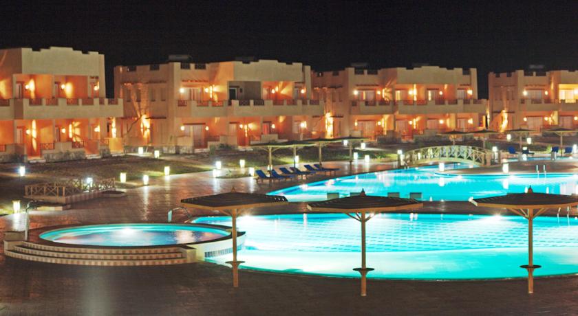 Imagen general del Hotel Laguna Beach Marsa Resort. Foto 8