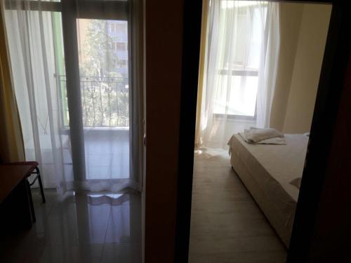 Imagen general del Hotel Laguna Beach, Ravda. Foto 11