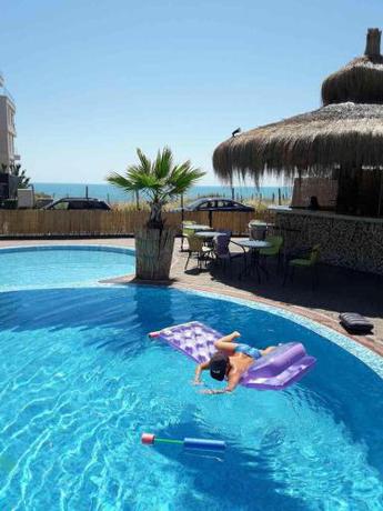 Imagen general del Hotel Laguna Beach, Ravda. Foto 14
