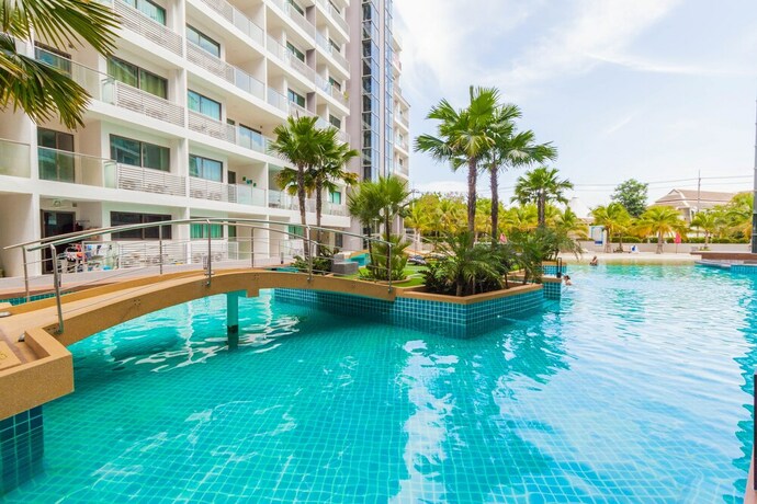 Imagen de la piscina del Hotel Laguna Beach Resort 1 By Psr Asia. Foto 31