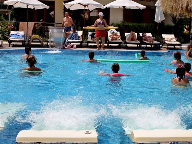 Imagen general del Hotel Laguna Beach Resort & Spa. Foto 3