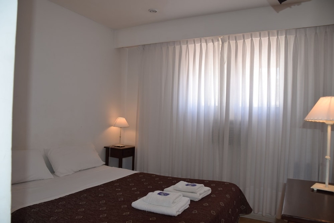 Imagen de la habitación del Hotel Laguna, Chascom&uacute;s. Foto 5