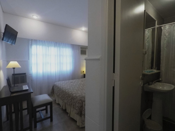 Imagen de la habitación del Hotel Laguna, Chascom&uacute;s. Foto 6