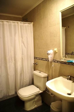 Imagen de la habitación del Hotel Laguna, Chascom&uacute;s. Foto 7