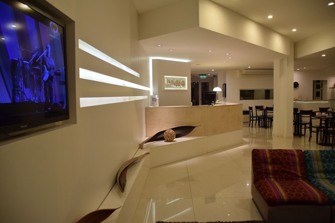 Imagen de los interiores del Hotel Laguna, Chascom&uacute;s. Foto 9