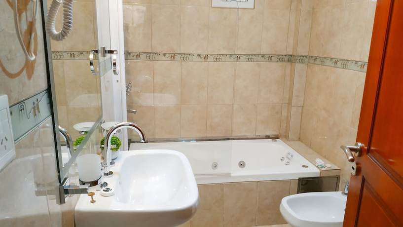 Imagen de la habitación del Hotel Laguna Elena. Foto 7