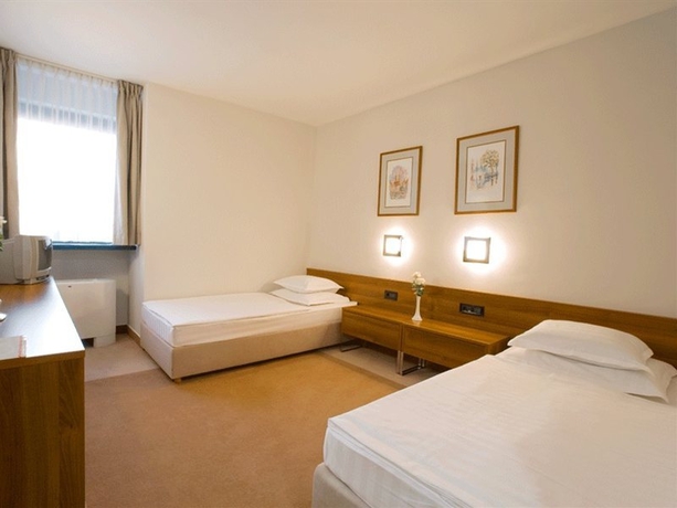 Imagen general del Hotel Laguna. Foto 4