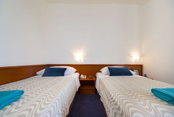 Imagen general del Hotel Laguna, Gradac. Foto 1