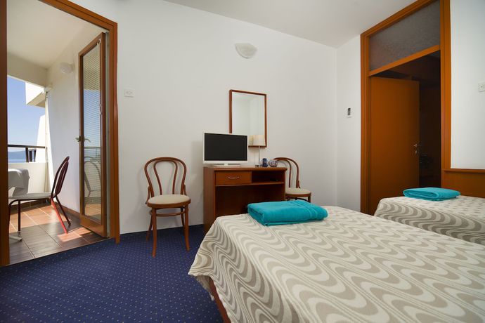 Imagen de la habitación del Hotel Laguna, Gradac. Foto 13