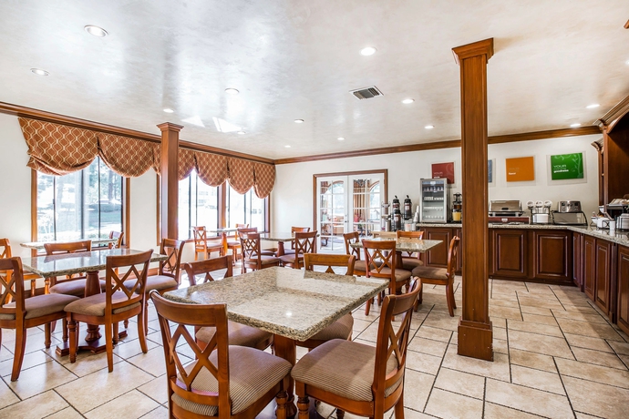 Imagen del bar/restaurante del Hotel Laguna Hills Inn by Irvine Spectrum. Foto 5