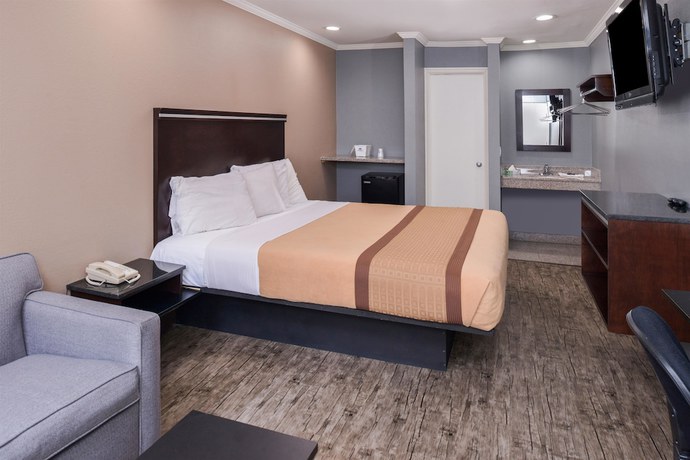Imagen de la habitación del Hotel Laguna Inn and Suites. Foto 2