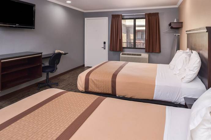 Imagen de la habitación del Hotel Laguna Inn and Suites. Foto 3