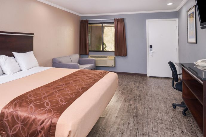 Imagen de la habitación del Hotel Laguna Inn and Suites. Foto 7