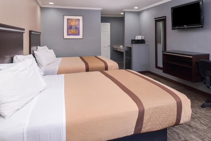 Imagen de la habitación del Hotel Laguna Inn and Suites. Foto 15