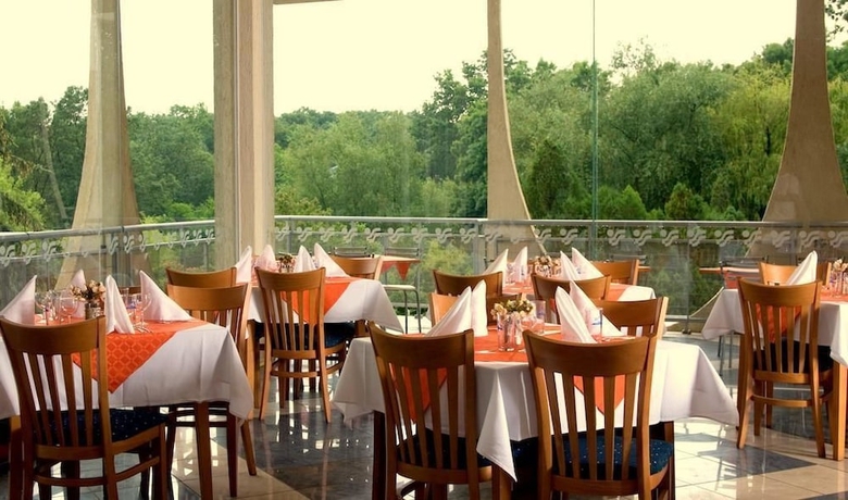 Imagen del bar/restaurante del Hotel Laguna Mare - All Inclusive. Foto 6