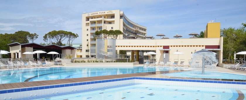 Imagen de los exteriores del Hotel Laguna Park. Foto 11