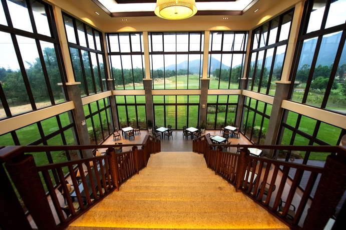 Imagen del bar/restaurante del Hotel Laguna Park Townhouses. Foto 2