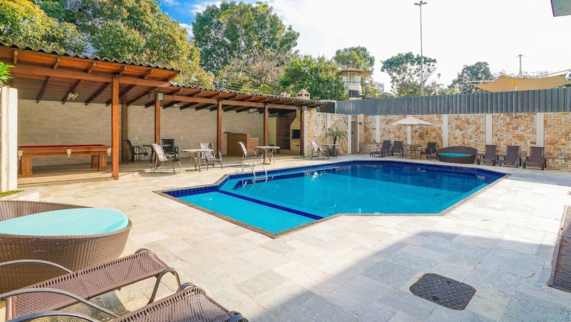 Imagen de la piscina del Hotel Laguna Plaza. Foto 19