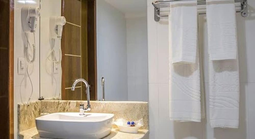Imagen de la habitación del Hotel Laguna Praia, Tamba&uacute;. Foto 13