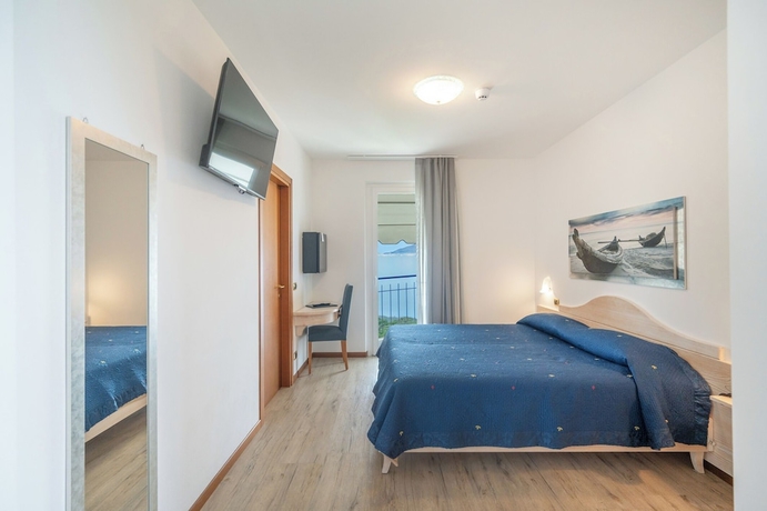 Imagen de la habitación del Hotel Laguna, San Zeno di Montagna. Foto 6