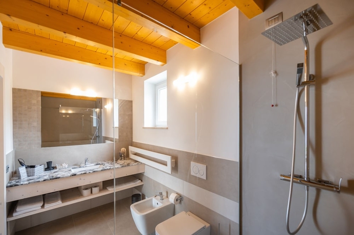Imagen de la habitación del Hotel Laguna, San Zeno di Montagna. Foto 12