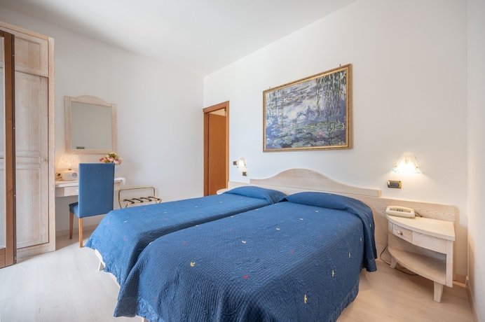 Imagen de la habitación del Hotel Laguna, San Zeno di Montagna. Foto 14